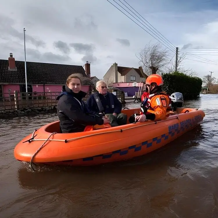BARB Search & Rescue Crew & Public In Rigiflex During Flood Relief Work